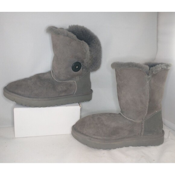 UGG Boots Womens Size 7 Bailey Button II Snow Gray Suede Ankle Pull On - Picture 2 of 9